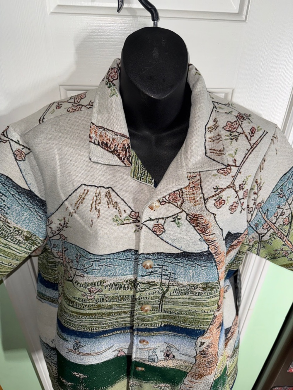 Rebel Vengeance Tapestry NWT Japanese Mount Fuji Shirt Men's Size L - Picture 5 of 12